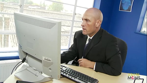 Play MP4 - Slutty milf secretary is having affair with her boss in the office