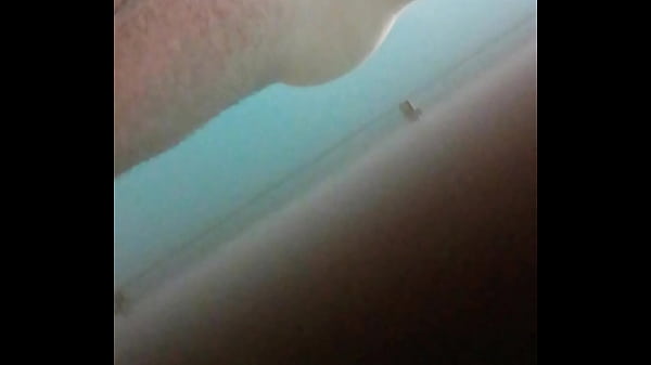 Voyeur dans les vestiaire d'_une piscine