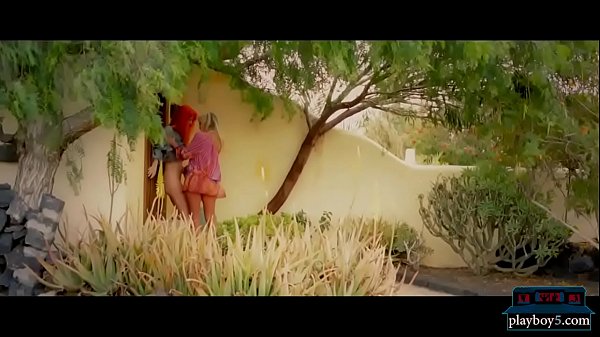 Nonton Redhead And Blonde Lesbian Sex With Licking And Fingering thumbnail