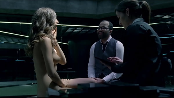 Angela Sarafyan Westworlds01e01_2016 HD_1080p