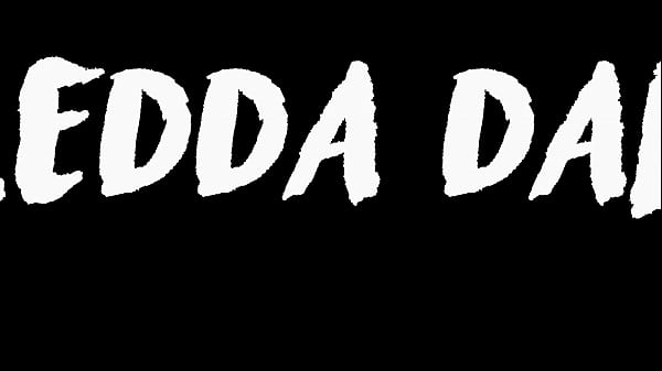 Nonton Tattooed Kinky Slut Fucks Her Wet Pussy With A Big Pink Dildo thumbnail