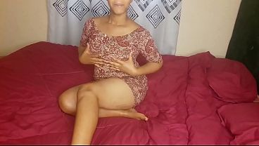 Nonton Milf With Pink Pussy thumbnail