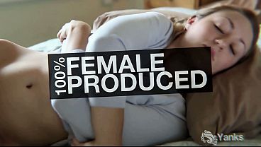 Nonton Maya Bunny The Moaner! thumbnail