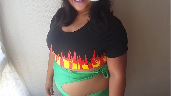 Play MP4 - A BBW christmas elf in UK