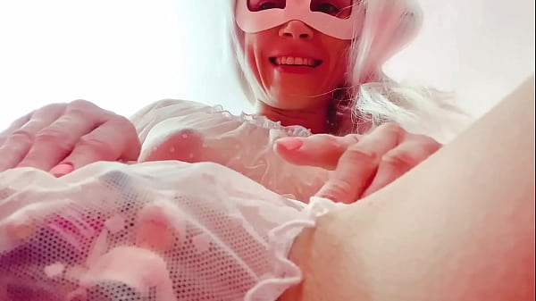 Giantess mia's mimi fun body tour