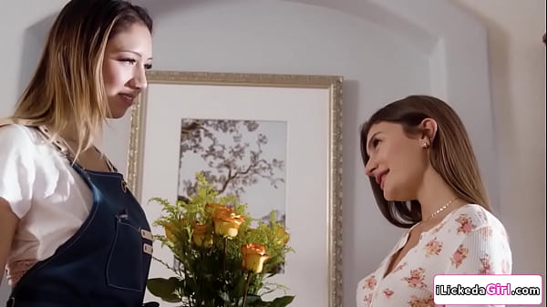 Lesbian teen_licks and fingers asian_bff