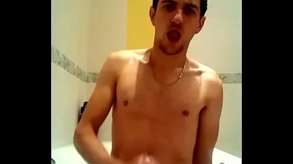 Play MP4 - Lesgin jerking off &lpar;Dagestan&comma; Russia&rpar;