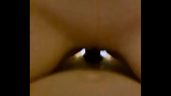 La puta de mi cu&ntilde;ada me uso llego se sento squirteo y se fue y mi corrida que 