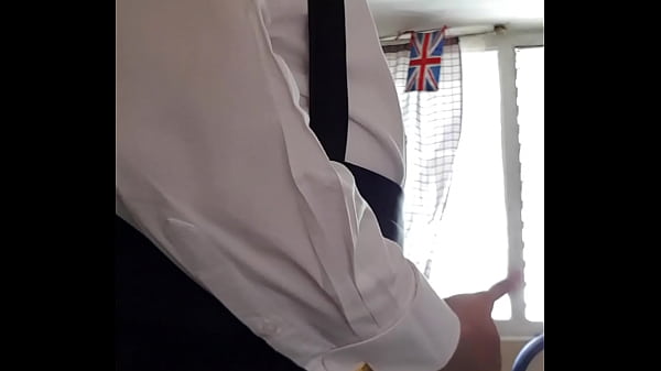 Play MP4 - Masturbandome en Tuxedo