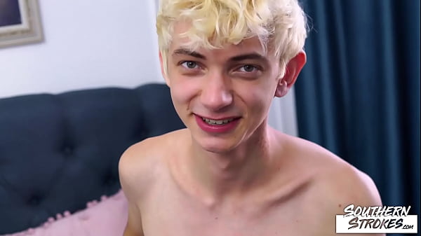 Play MP4 - SOUTHERNSTROKES Blond Twink Elio Pjatteryd Masturbates Solo