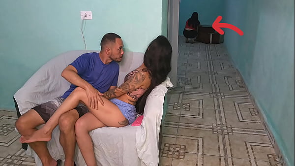 Sexo Arriscado Amiga Da Esposa Pego No Flagra thumbnail