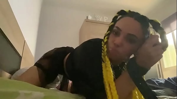 Su padrastro la_deja amarrada y_se pone_muy cachonda