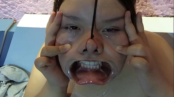 Play MP4 - With the cock in the face and the cum in the eyes