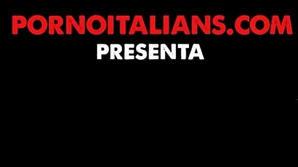 Ragazza italiana fa pompini maturi 