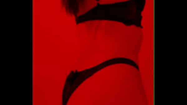 trans gata sensualizando 