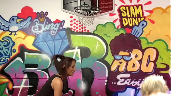 Nonton Referee Calls Time Out To Fuck Cindy Behr As She Eats Out Charlie Monaco thumbnail