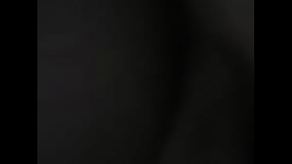 Play MP4 - Esposa no escurinho com amigo