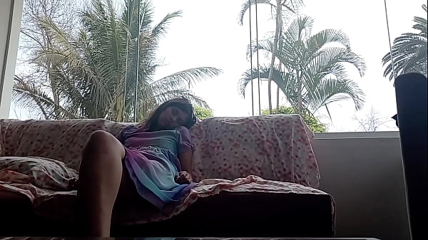 Play MP4 - Mi sobrina consentida se queda en casa&period; &iexcl; SE DESPERT&Oacute; CONFUNDIDA CON MI POLLA EN SU BOCA&excl; &iexcl;ESTA TAN SUAVE Y TIERNA QUE NO PUEDO EVITAR DEJARLE MI SEMEN ADENTRO&excl;Que rica boquita chiquita y esos pechitos peque&ntilde;os&period;