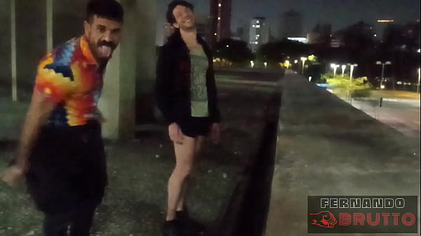 Play MP4 - Felipe Figueira e Fernando Brutto trepam gostoso no meio da rua&period; Completo no RED