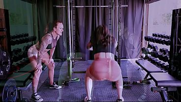 Nonton The Workout That Stoppd Her Cold- Taperedphysique And Ruby Blue thumbnail