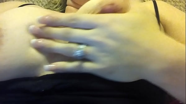 Play MP4 - wife jessica playing