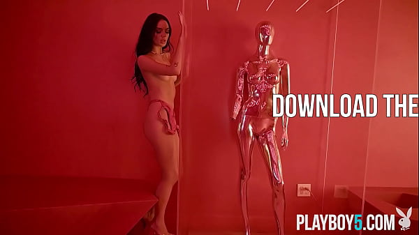 Slender Babe Shows Off Her Amazing Tight Body With Tattoos And Piercings thumbnail