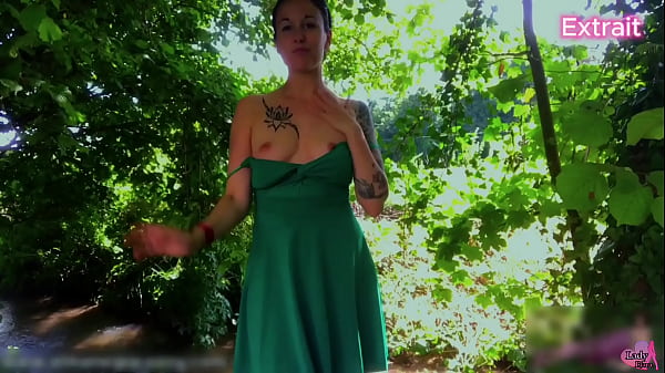 Petit extrait de ma derni&egrave;re vid&eacute;o amateur tr&egrave;s exhibe et coquine