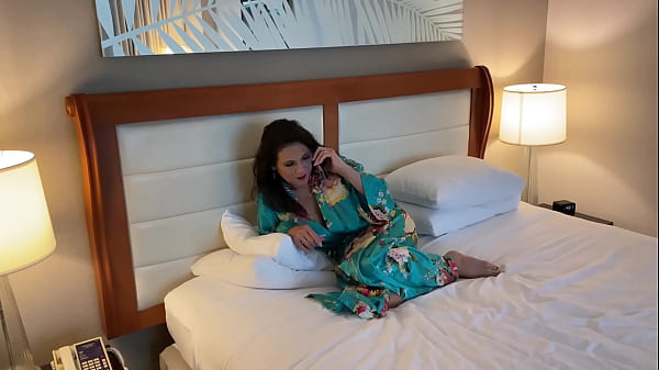 Nonton I Prefer Cock Over thumbnail