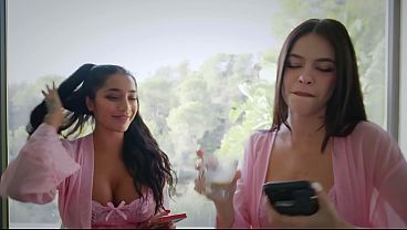 Nonton Wild Bbc Orgy Rossa Vaxx And Yasmina Khan Vs 5 Huge Cocks thumbnail