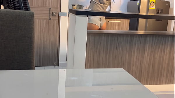 Nonton Me Pegan Una Follada En La Cocina El Due&ntilde;o De La Casa Con Su Chorizo Carnudo Mientas Le Hago La Cena thumbnail