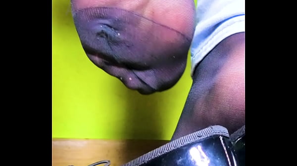 Play MP4 - Girl shoeplay sweaty stinky nylons feet plays with her black lacquer ballerinas flats shoe play