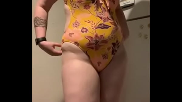 Bunny bear shows off bikini for the beach