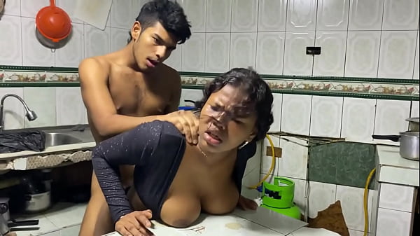 Play MP4 - me follo el co&ntilde;o de mi madrastra