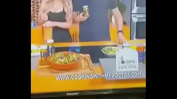 Rubia buenorra la agita hasta que se vuelve nada