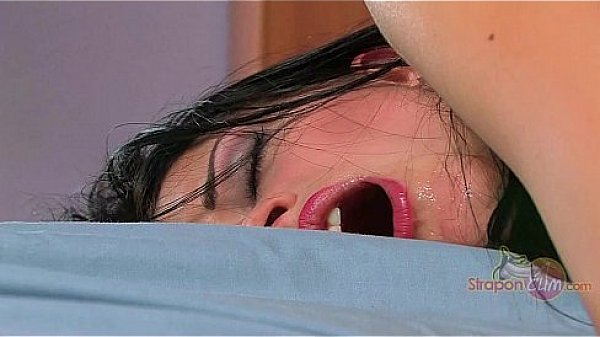 StraponCum: Have A Drag. 