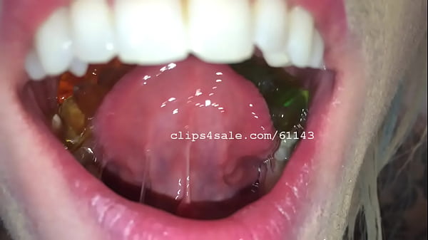 Play MP4 - Vore Fetish - Trice Eating Gummy Bears Video2