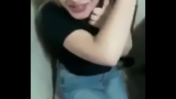 Play MP4 - Sexy romanca blowjob