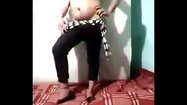 Mujra teasing by a full grown shemale 