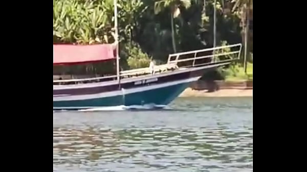 Ator Bolt Jones Desiste Da Carreira De Ator Vai Mora Numa Ilha No Brasil. thumbnail