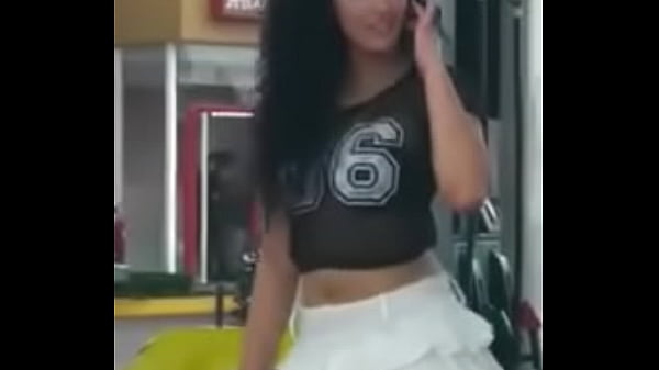 Michelle Quintero en gasoliera