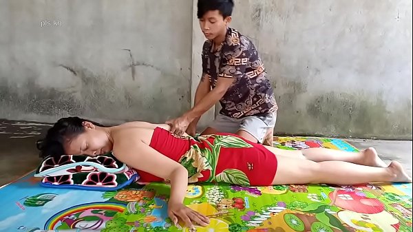 To give a stress relieving body massage
