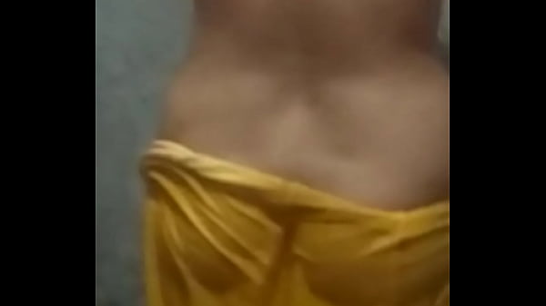 Play MP4 - Bhabhi bath suit yelow