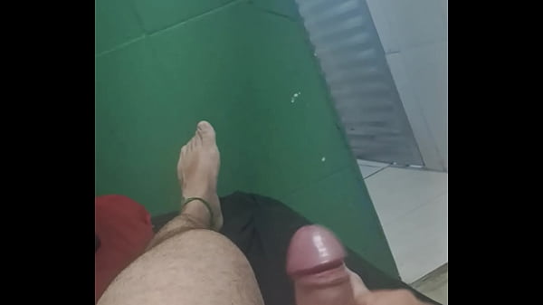 Play MP4 - Kleber Gozando - gozei pensando nos peit&otilde;es da Stefani