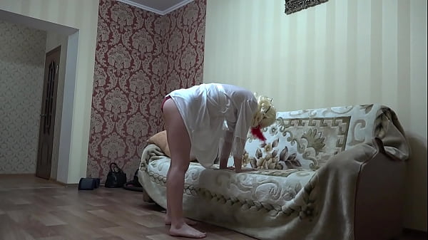 Milf shows her figure atthe beginning and at the end of_her pregnancy Find 7 differences