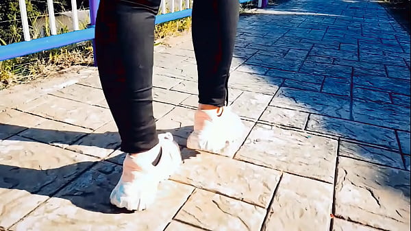 Play MP4 - Sexo Hot una Chica India Milf De Gran Culo&comma; Su Primera Vez Follando Por Dinero