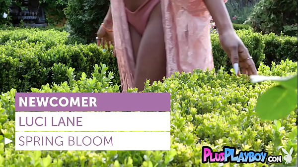 Nonton Sexy Ebony Babe Exposed Her Stunning Body thumbnail