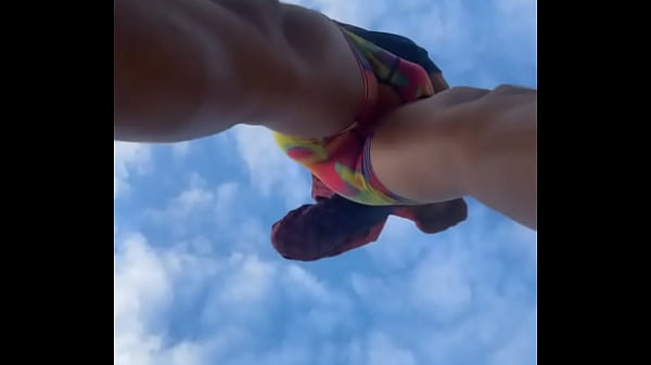 Can someone tell that fuckign bird to shut up ⬛ &bull; 