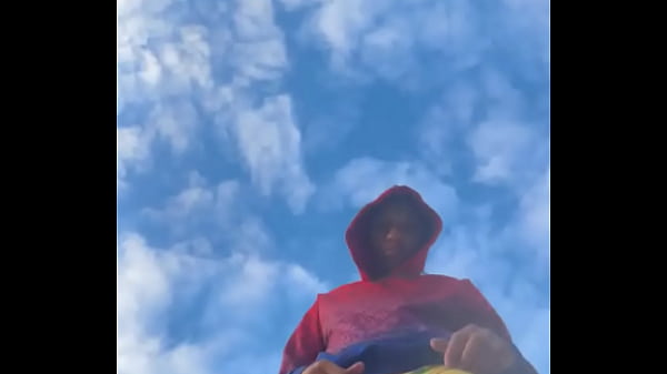 Can someone tell that fuckign bird to shut up ⬛ &bull;