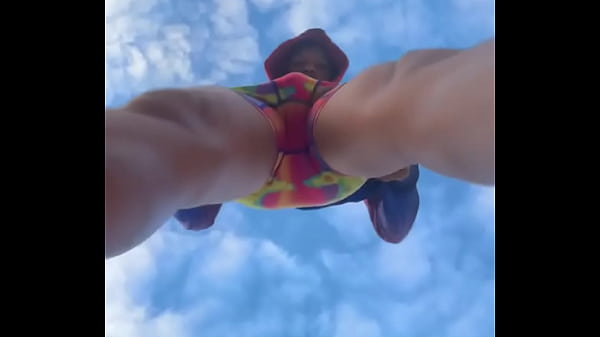 Can someone tell that fuckign bird to shut up ⬛ &bull; 