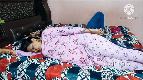 छिनार भौजाई को अंगूर खिला कर पेला thumbnail